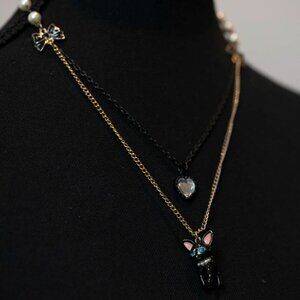 BNWOT Betsey Johnson Vintage Rose Garden Black Cat Layered Pearl Charm Necklace